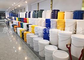 中国女人尿尿视频吉安容器一楼涂料桶、机油桶展区